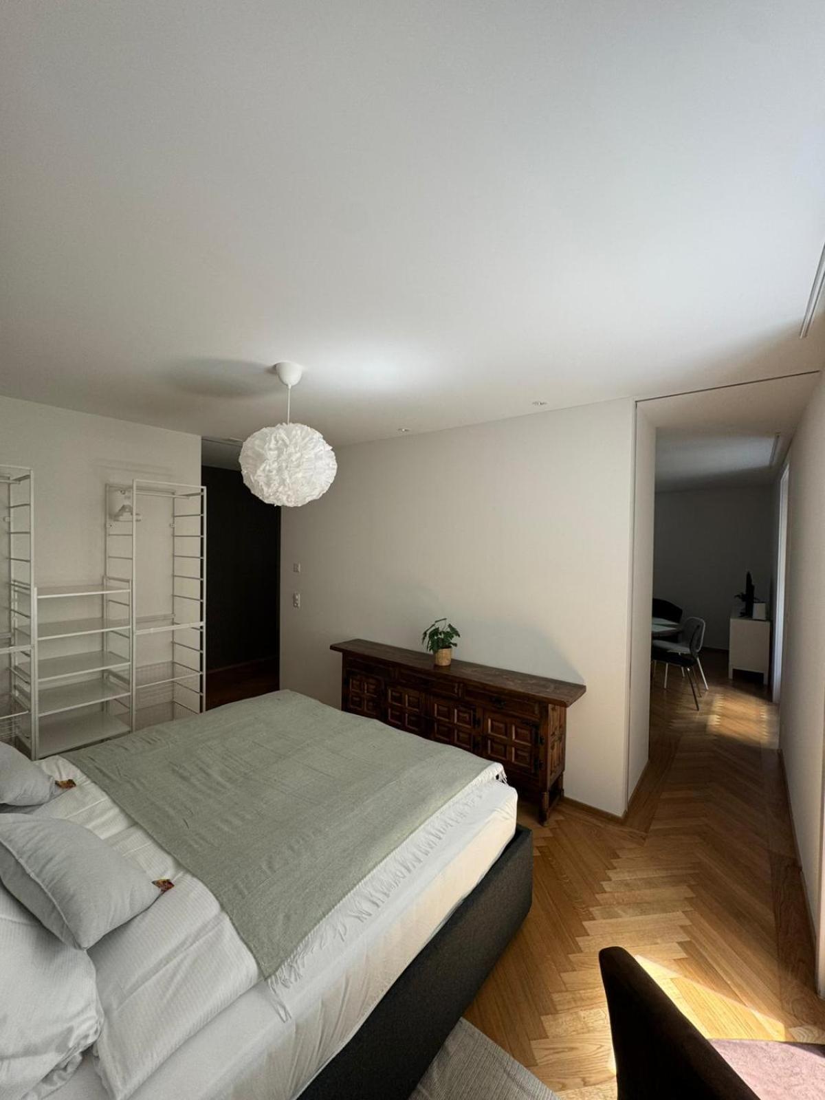 Daire Station Apartment, 2 Bedroom & Sofabed Zürih